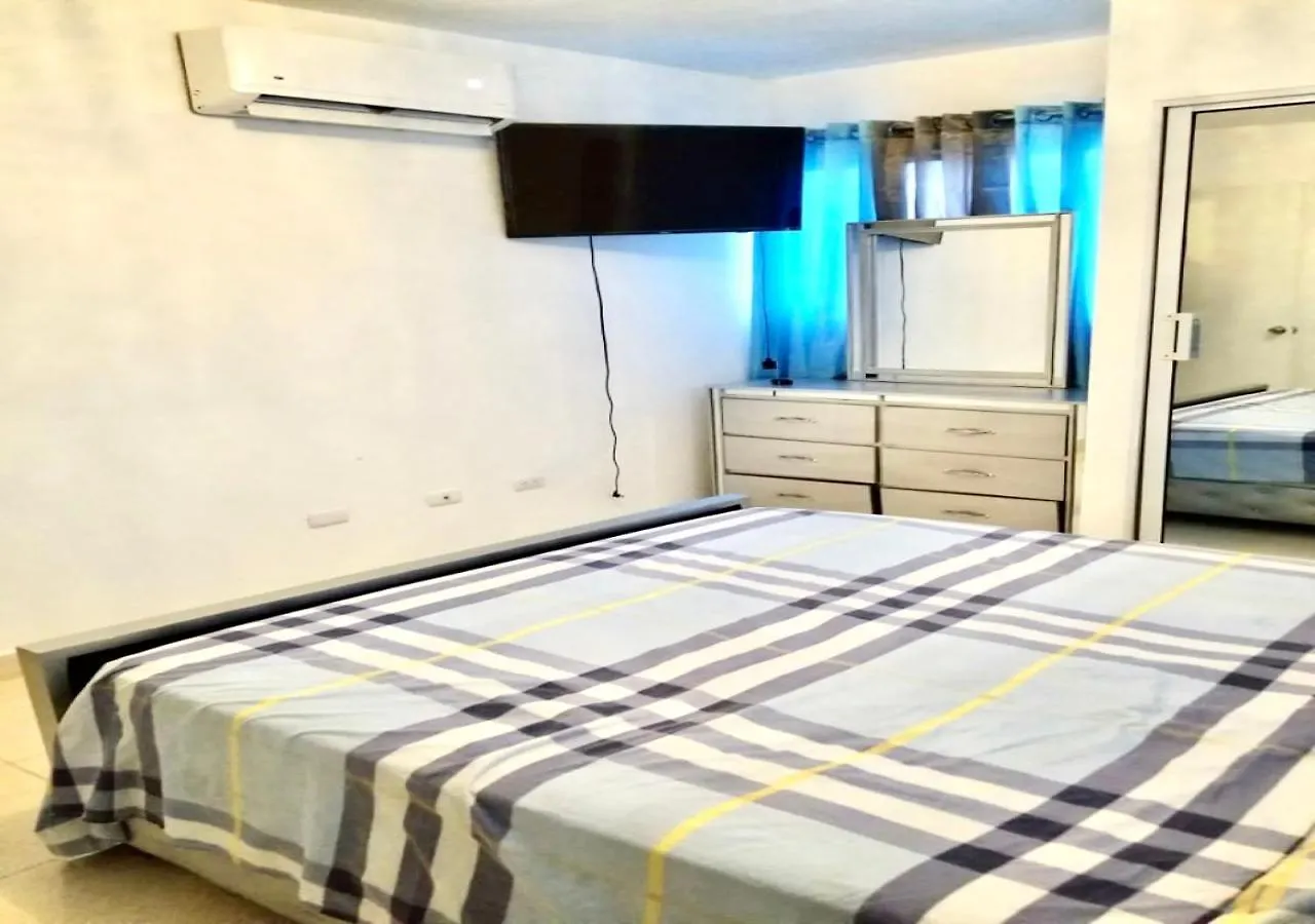 Acogedor Apartment , Seguridad Las 24 Horas , Airport 8 Minutos, Centro De Santiago 10 Minutos , Tamboril La Capital Mundial Del Cigarro 10 Minutos , 2 Parqueos Licey al Medio