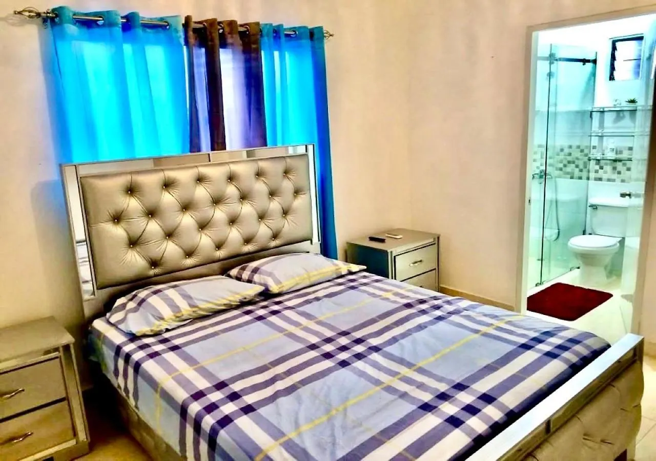 Acogedor Apartment , Seguridad Las 24 Horas , Airport 8 Minutos, Centro De Santiago 10 Minutos , Tamboril La Capital Mundial Del Cigarro 10 Minutos , 2 Parqueos Licey al Medio Dominican Republic