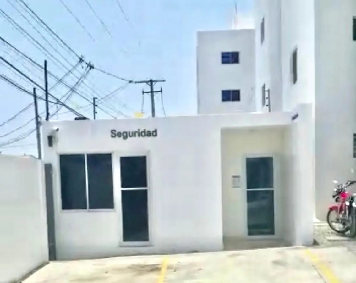 Acogedor Apartment , Seguridad Las 24 Horas , Airport 8 Minutos, Centro De Santiago 10 Minutos , Tamboril La Capital Mundial Del Cigarro 10 Minutos , 2 Parqueos Licey al Medio